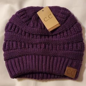 Beanie dark purple